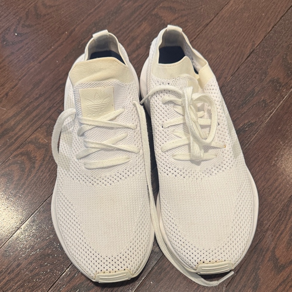 Adidas Men's white mesh Sneakers